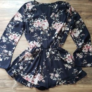Honey Punch || Floral Long Sleeve Romper